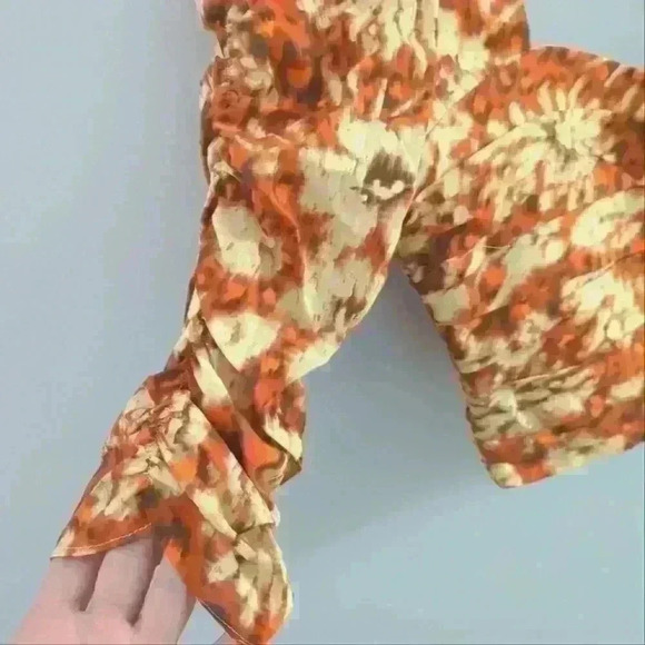 ZARA |  Women's Orange/Cream Printed Drape Cotton Crop Top - Picture 4 of 6